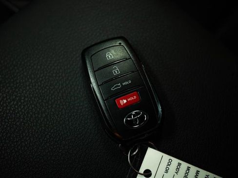 Used 2025 Toyota Camry SE w/ Convenience Package image 23