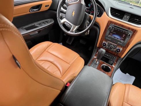 Used 2013 Chevrolet Traverse LTZ FWD image 27