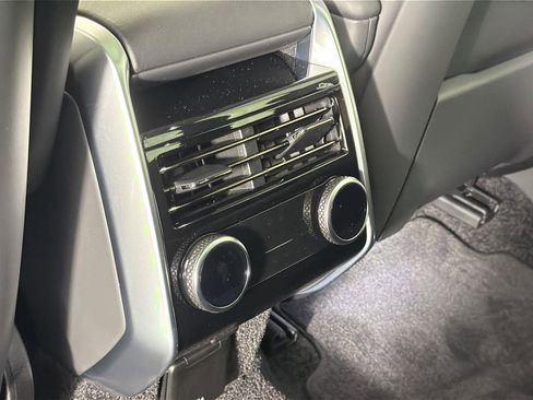 New 2026 Land Rover Range Rover SE image 27