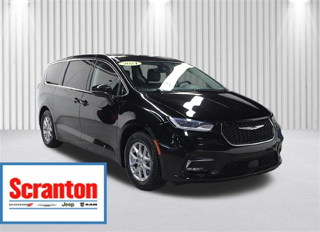 Certified 2024 Chrysler Pacifica Touring-L FWD image 1