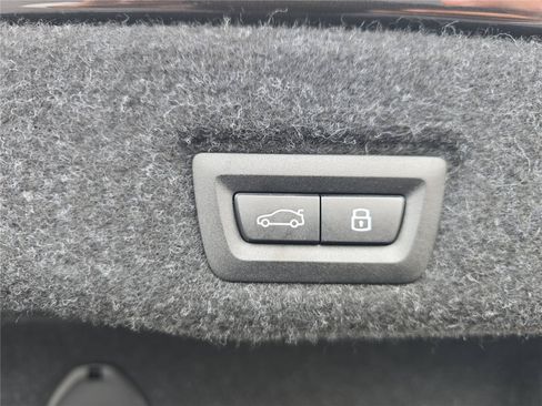 Used 2026 BMW 530i RWD image 9