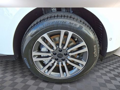 New 2026 Land Rover Range Rover SE image 7