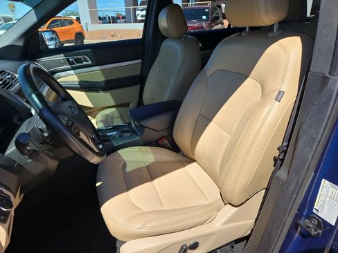 Used 2017 Ford Explorer XLT w/ Equipment Group 202A FWD image 19