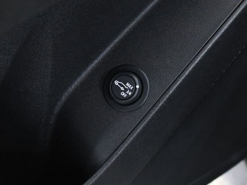 Used 2022 Chevrolet Equinox LT image 16