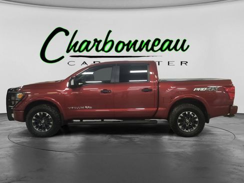 Used 2018 Nissan Titan PRO-4X w/ Pro-4x Convenience Package AWD/4WD image 2