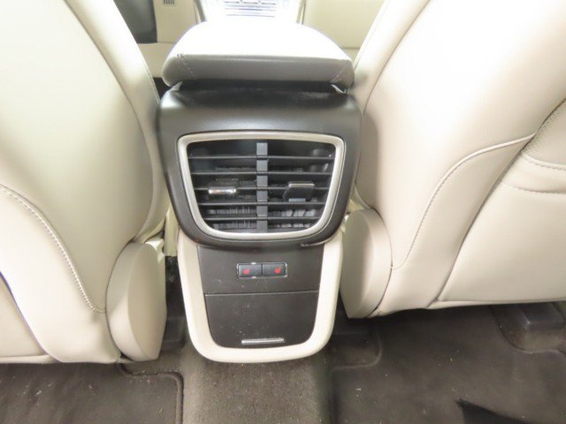 Used 2016 Lincoln MKX Reserve w/ Driver Assistance Package FWD image 19
