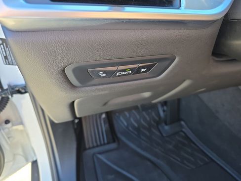 Used 2025 BMW X5 xDrive50e w/ Premium Package image 23