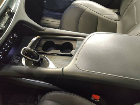 Used 2021 Buick Enclave Essence w/ Sound and Sites Package FWD image 26