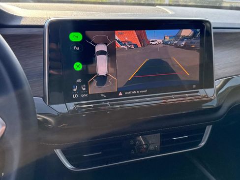 Certified 2025 Volkswagen Atlas SEL Premium R-Line image 27