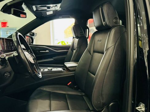 Used 2022 Cadillac Escalade Luxury w/ LPO, Illumination Package image 14