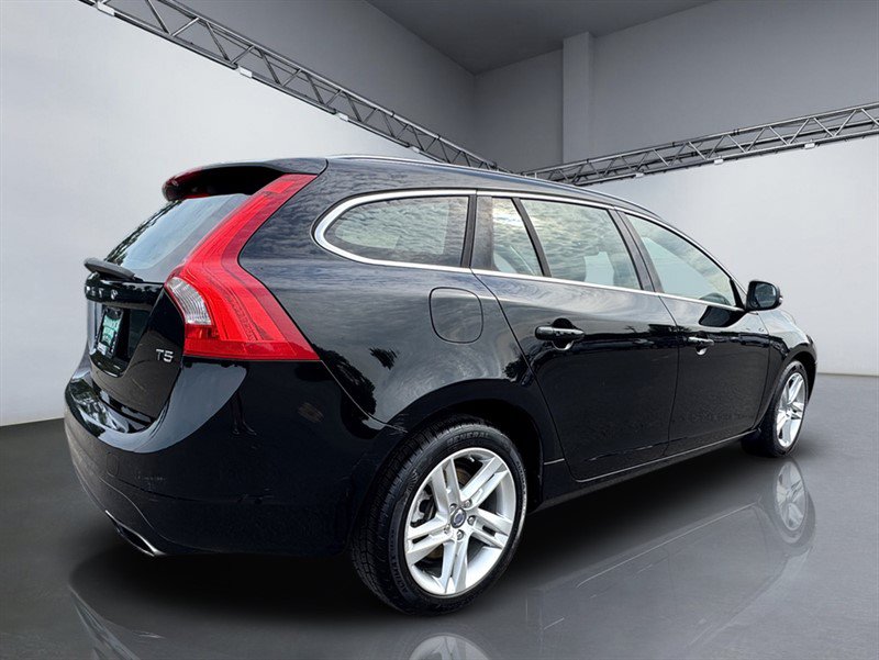 Used 2015 Volvo V60 T5 Premier FWD image 7