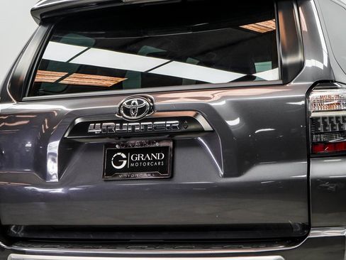 Used 2021 Toyota 4Runner TRD Off-Road Premium image 13