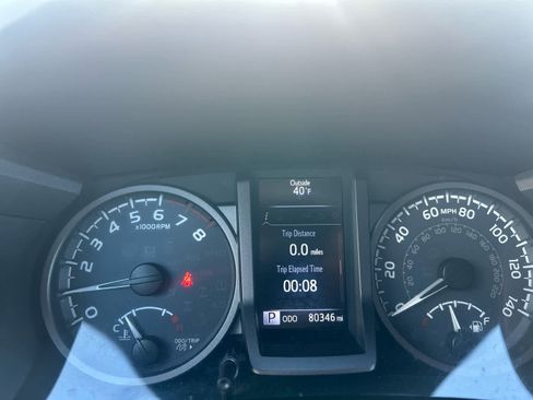 Used 2018 Toyota Tacoma TRD Sport image 15