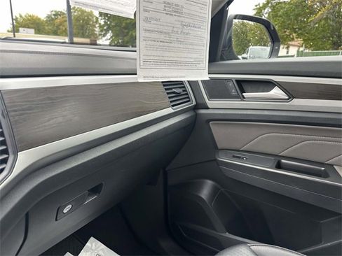 Used 2022 Volkswagen Atlas SE image 30