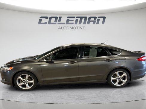 Used 2016 Ford Fusion SE w/ Equipment Group 201A FWD image 5