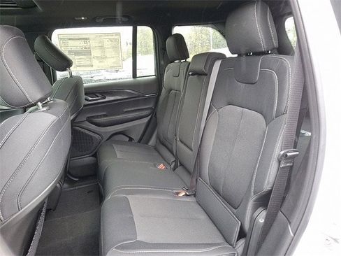 New 2025 Jeep Grand Cherokee Laredo X w/ Luxury Tech Group I image 6