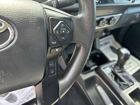 Used 2020 Toyota Tacoma 2WD Access Cab image 18