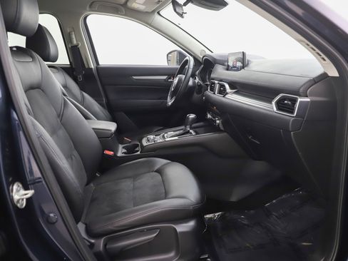 Used 2017 MAZDA CX-5 Touring image 12