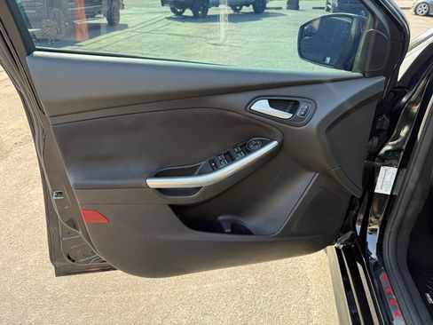 Used 2017 Ford Focus ST w/ Equipment Group 401A FWD image 44