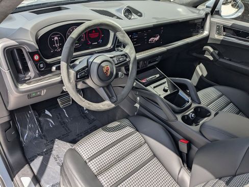 New 2025 Porsche Cayenne S AWD/4WD image 4