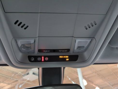 Used 2019 Chevrolet Equinox LS w/ LS Convenience Package FWD image 22