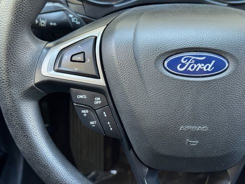 Used 2019 Ford Fusion SE image 19