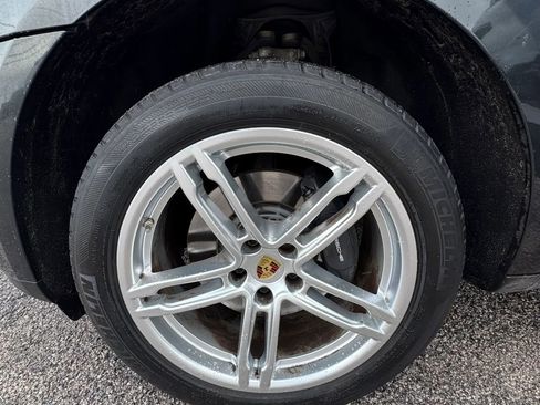 Used 2019 Porsche Macan AWD/4WD image 35