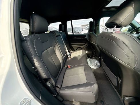New 2026 Jeep Grand Cherokee Laredo X RWD image 30