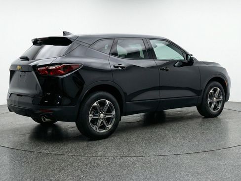Used 2025 Chevrolet Blazer LT FWD image 9