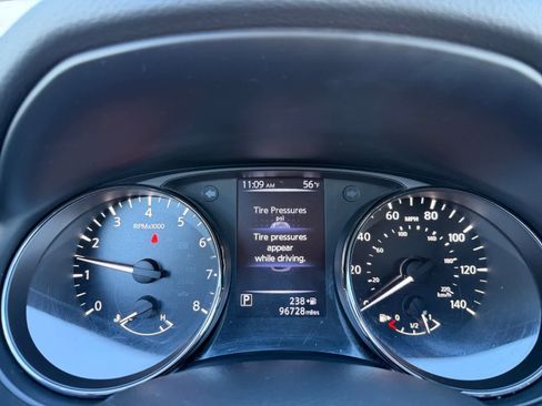 Used 2017 Nissan Rogue Sport SL image 21