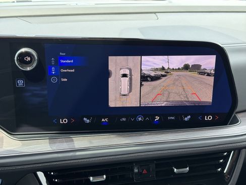 New 2026 Chevrolet Suburban Z71 AWD/4WD image 19