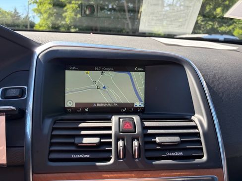Used 2017 Volvo XC60 T6 Inscription w/ Climate Package AWD/4WD image 22