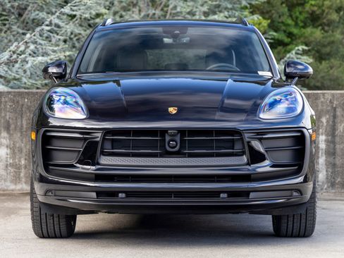 New 2026 Porsche Macan AWD/4WD image 8