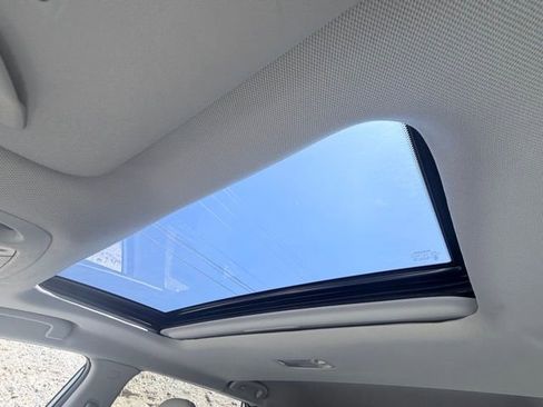 Used 2022 Nissan Rogue Sport SL w/ Premium Package image 16