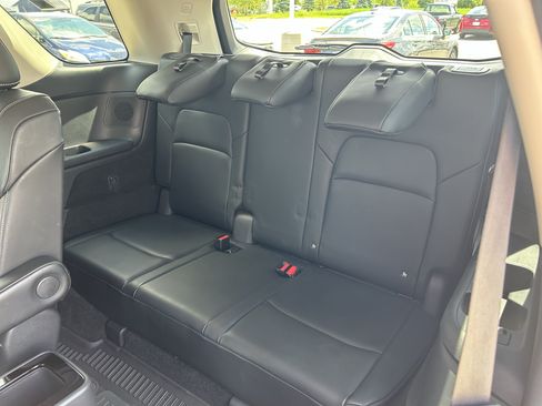 Used 2022 Nissan Pathfinder Platinum w/ Cargo Package AWD/4WD image 22