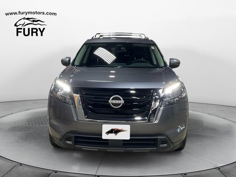 Used 2025 Nissan Pathfinder SV AWD/4WD image 9