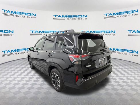 Used 2025 Subaru Forester Premium AWD/4WD image 3
