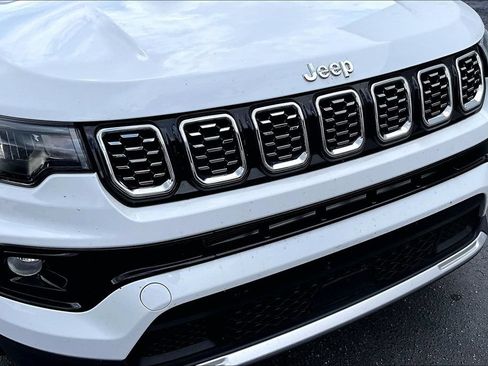 Used 2025 Jeep Compass Limited AWD/4WD image 30