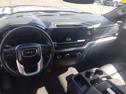 Used 2024 GMC Sierra 1500 SLT image 17