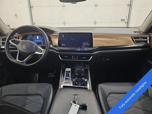 Used 2025 Volkswagen Atlas SE FWD image 14