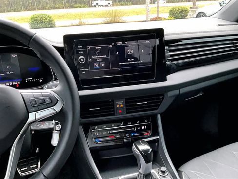 Used 2025 Volkswagen Jetta Sport image 6