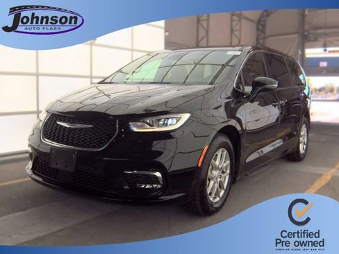 Used 2026 Chrysler Pacifica Select FWD image 1