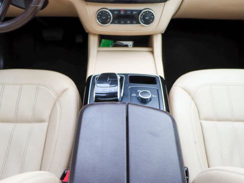 Used 2018 Mercedes-Benz GLE 350 w/ Premium 1 Package image 43