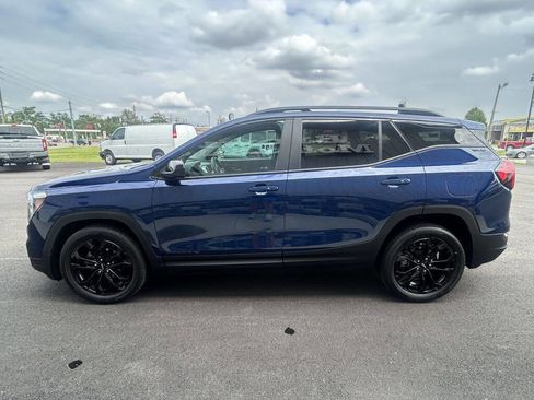 Used 2022 GMC Terrain SLE w/ Driver Convenience Package FWD image 6