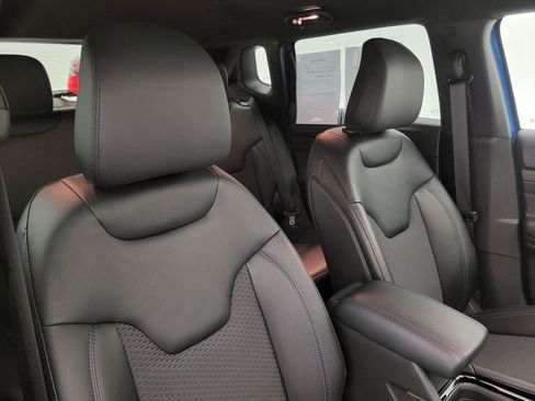 Used 2026 Jeep Compass Latitude image 36