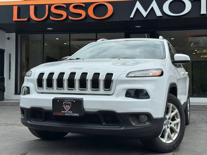 Used 2016 Jeep Cherokee Latitude w/ Comfort/Convenience Group