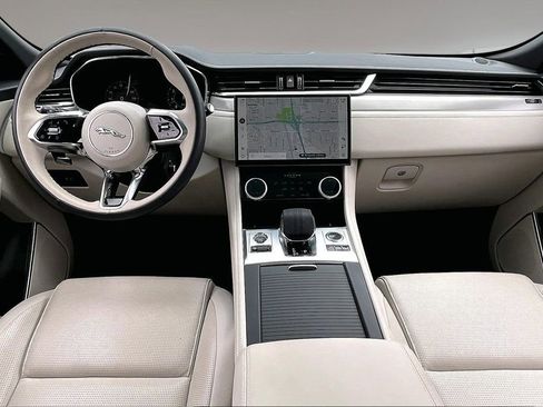 Used 2026 Jaguar F-PACE R-Dynamic S AWD/4WD image 7