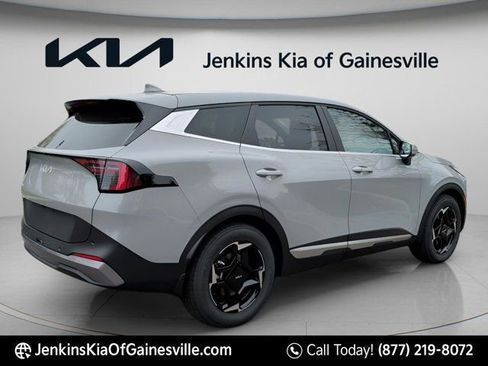 New 2026 Kia Sportage EX FWD image 4
