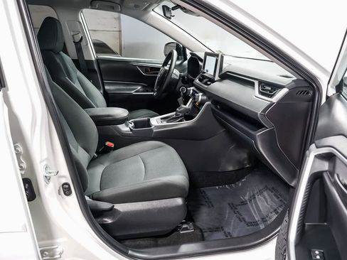 Certified 2025 Toyota RAV4 LE FWD image 16