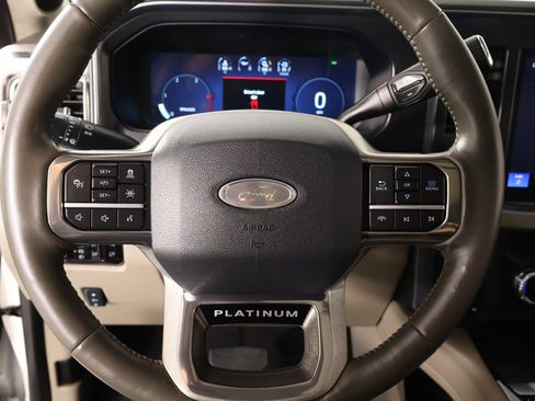Used 2025 Ford F250 Platinum w/ Platinum Plus Package AWD/4WD image 3